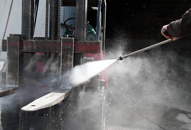 Best Pool Deck Cleaning in Mondovi, WI